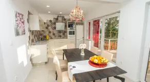 IDIS Holiday Home - Image 4