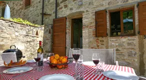 Holiday house overlooking lake near Tuscany - Image 5