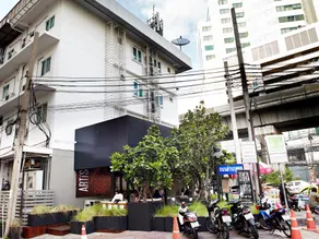 White House Asoke Sukhumvit 18 - Image 3