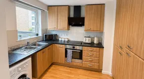 Luxury Apartment Near Chelsea & Imperial Wharf - Image 2