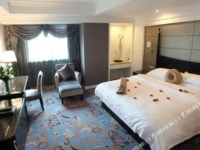 Orange Town Hotel - Image 4