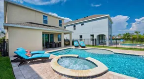 7412 MA - Stylish Home Near Parks - Image 5