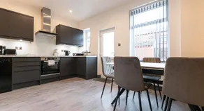 Urmston House - Image 3