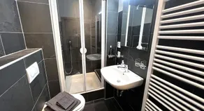 Cozy 1 room apartment in Zug - Image 2
