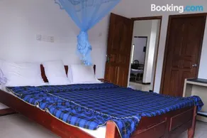 Hotel Whitehouse - Image 2