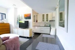 2BR Villa • 2 Beds • Parking • Great for Workers - Image 2