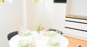 Modern 1BR & 1LR Apartment, 10 min Walk to City Center - Image 5