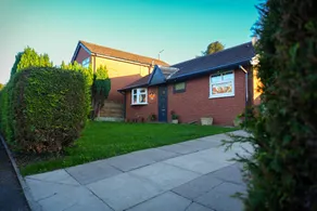 Modern, Spacious Home Near Manchester - Perfect for Families group - Image 4