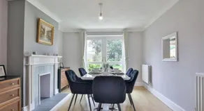 Large 4 Bed House near River Thames - Image 4