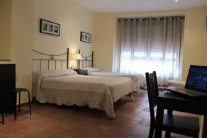 Hostal El Pilar - Image 2