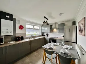Havenwood House - Great for Contractors or Family Holidays - Image 2