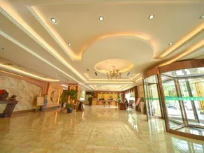 Ivy Hotel - Image 2