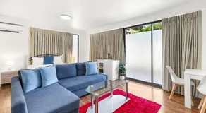 Caloundra Affordable Beachside Studio - Image 2