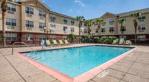 Studio 6 Suites Jacksonville Deerwood Park FL - Image 3