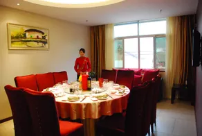 Kingdom Hotel - Image 3