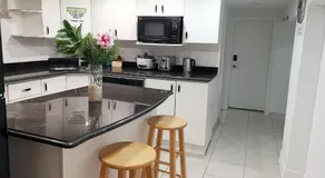 Tidy Private Rooms with Full Kitchen - Image 4
