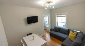 Renovated 10 Min from the city - Image 4