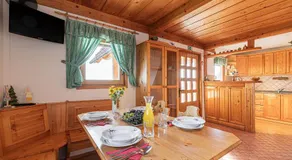 Vineyard Chalet Hansel and Gretel - Happy Rentals - Image 2