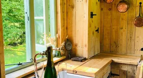 The Little Green Shepherds Hut - Image 3