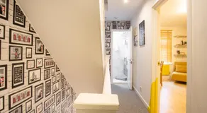 Tower Bridge Rainbow Suites - Image 3