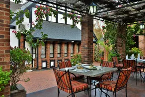 Cresta Churchill Hotel - Image 3