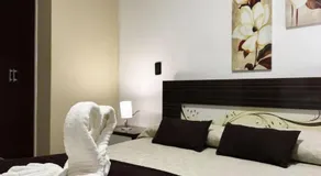 Hotel Esmeralda - Image 2