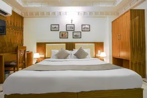 Elmont Rafahiya - A Rooftop Lake View Hotel near Lake Pichola - Image 2