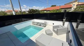 Black Diamond Airport Luxury Pool Suites - Image 4