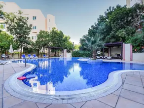 Parkside Hotel Apartment - Image 2