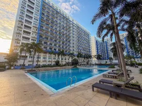 Sea Residences w/ MOA view - The Regency Suite - Image 3