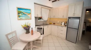 Afrodite Hotel Apartments - Image 5