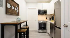 240-12 BRAND NEW Studio Prime location W&D - Image 5
