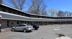 Bel Air Inn - Image 5