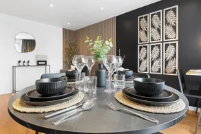 Luxurious 2BR Flat FREE parking North London - Image 3