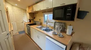 Secluded Woodland Hideaway - 2 Bed with Private Parking - Image 2