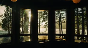 The Suttle Lodge & Boathouse - Image 2