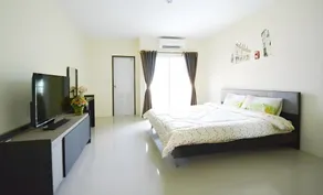 42 Place Service Apartment - Image 5