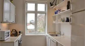 Beautiful Apartment In Charlottenlund - Image 3