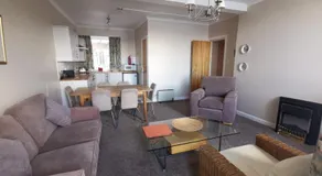 Kings Arms Holiday Apartments - Image 2