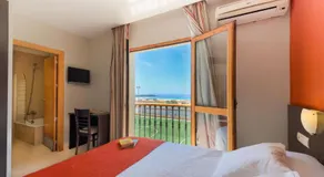 Hotel La Mirada - Image 2