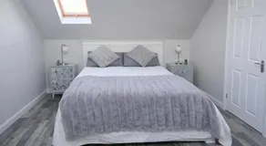 Lisburn - 1 Bedroom - sleeps 2 - Street parking - Image 2