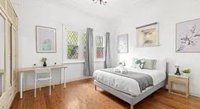 Rustic Queen Room - Seconds to Stores & Eateries - Shared Bathroom - Image 2