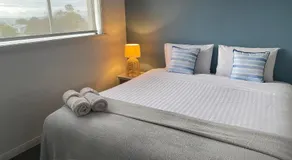 Old Pier Apartments - Image 2