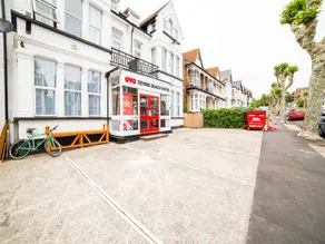 Devine Beach Hotel, Westcliff Southend-On-Sea - Image 4