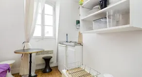 CHAMPS ELYSEES STUDENT STUDIo - Image 5