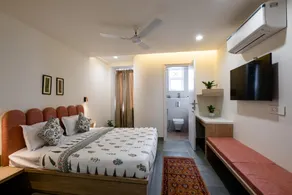 C'est La Vie Apartments by Le Pension Stays - Image 2