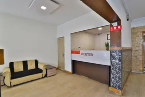 OYO 29275 Hotel Mayura - Image 5