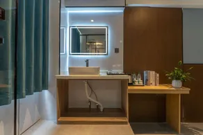 Bayview Apartments (Marina Bay) - Image 3