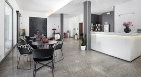 BI Hotel - Image 3