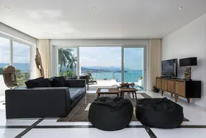 The Beach House Apartment - Image 2